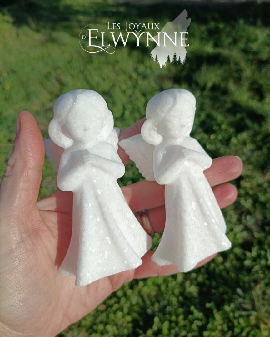 Ange en Jade Blanc – Image 2