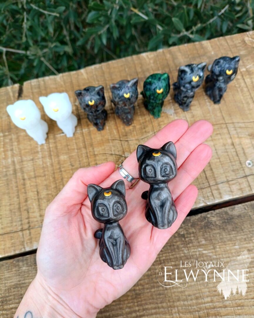 Petit Chat en Obsidienne argentée – Image 2