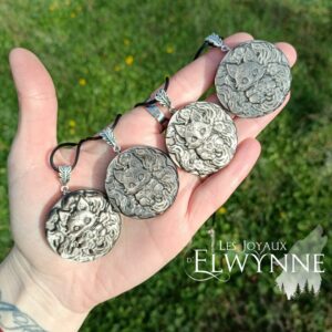 Pendentif Bébé Kitsune (Renard) en Obsidienne argentée