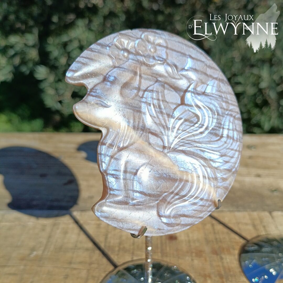 Kitsune (renard) en Pierre de Lune – Image 7