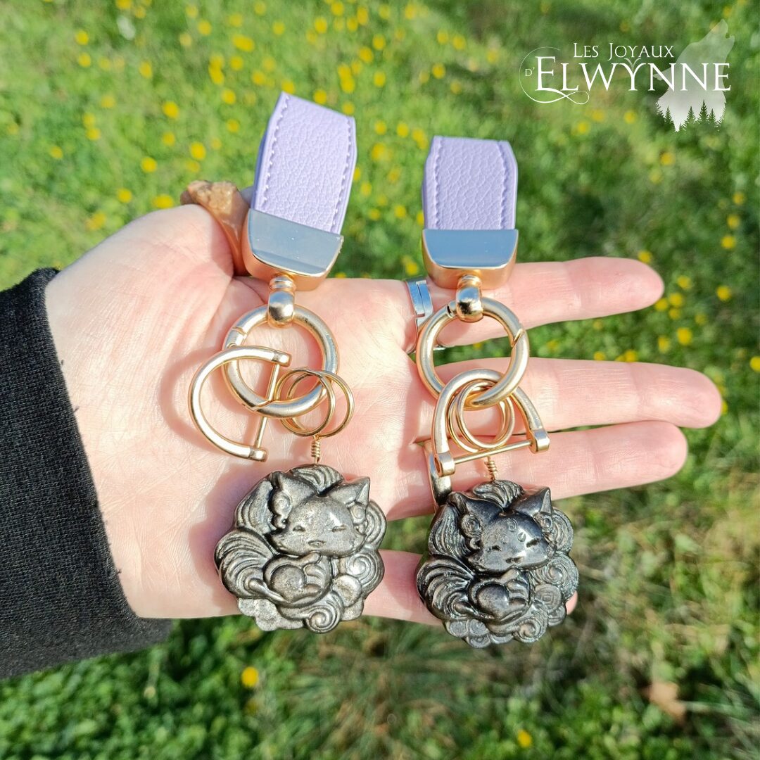 Porte-clé Kitsune (Renard) en Obsidienne argentée