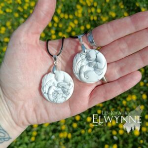 Pendentif Kitsune (Renard) en Howlite
