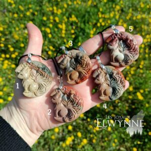 Pendentif Kitsune (Renard) en Agate Alashan