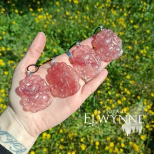 Pendentif Kitsune (Renard) en Quartz Fraise