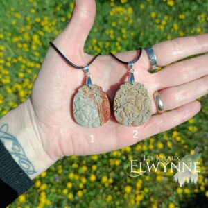 Pendentif Kitsune (Renard) en Agate Alashan