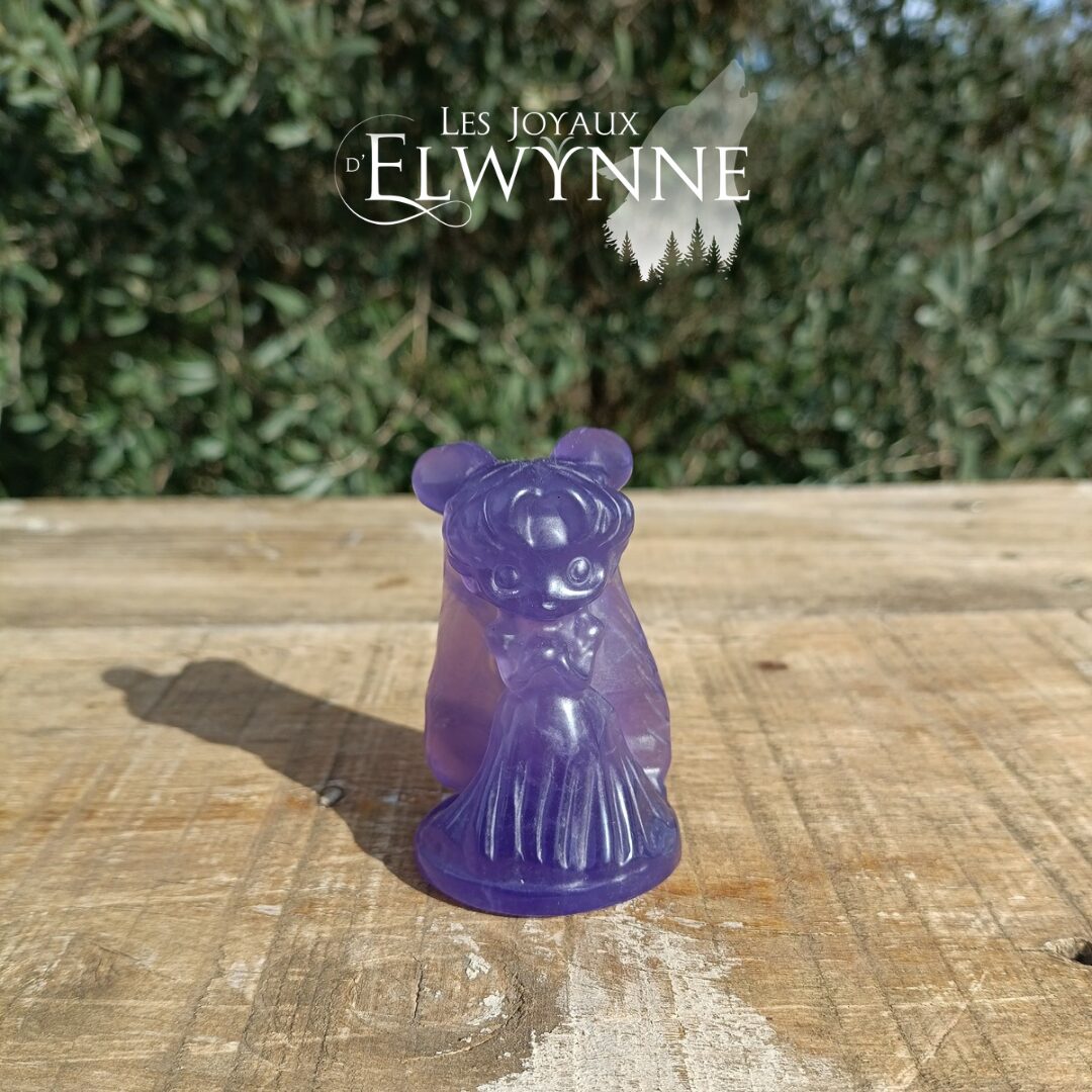 Figurine Fille en fluorite – Image 4