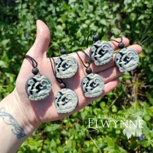 Pendentif Kitsune (Renard) en Jaspe Tai Chi et sa perle en Pierre de Lave