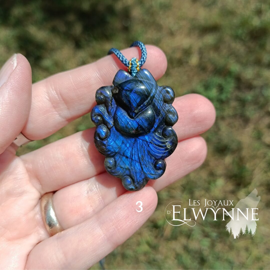 Pendentif Kitsune (Renard) en Labradorite – Image 7