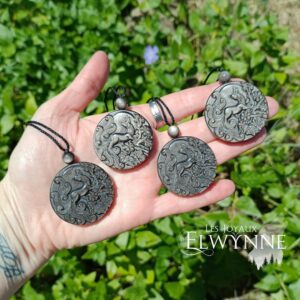 Pendentif Kitsune (Renard) en Obsidienne argentée et sa perle en Obsidienne argentée