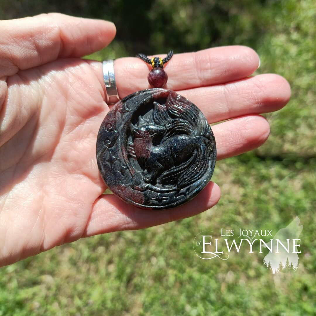 Pendentif Kitsune (Renard) en Grenat avec sa perle en Grenat – Image 4