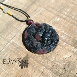 Pendentif Kitsune (Renard) en Grenat avec sa perle en Grenat