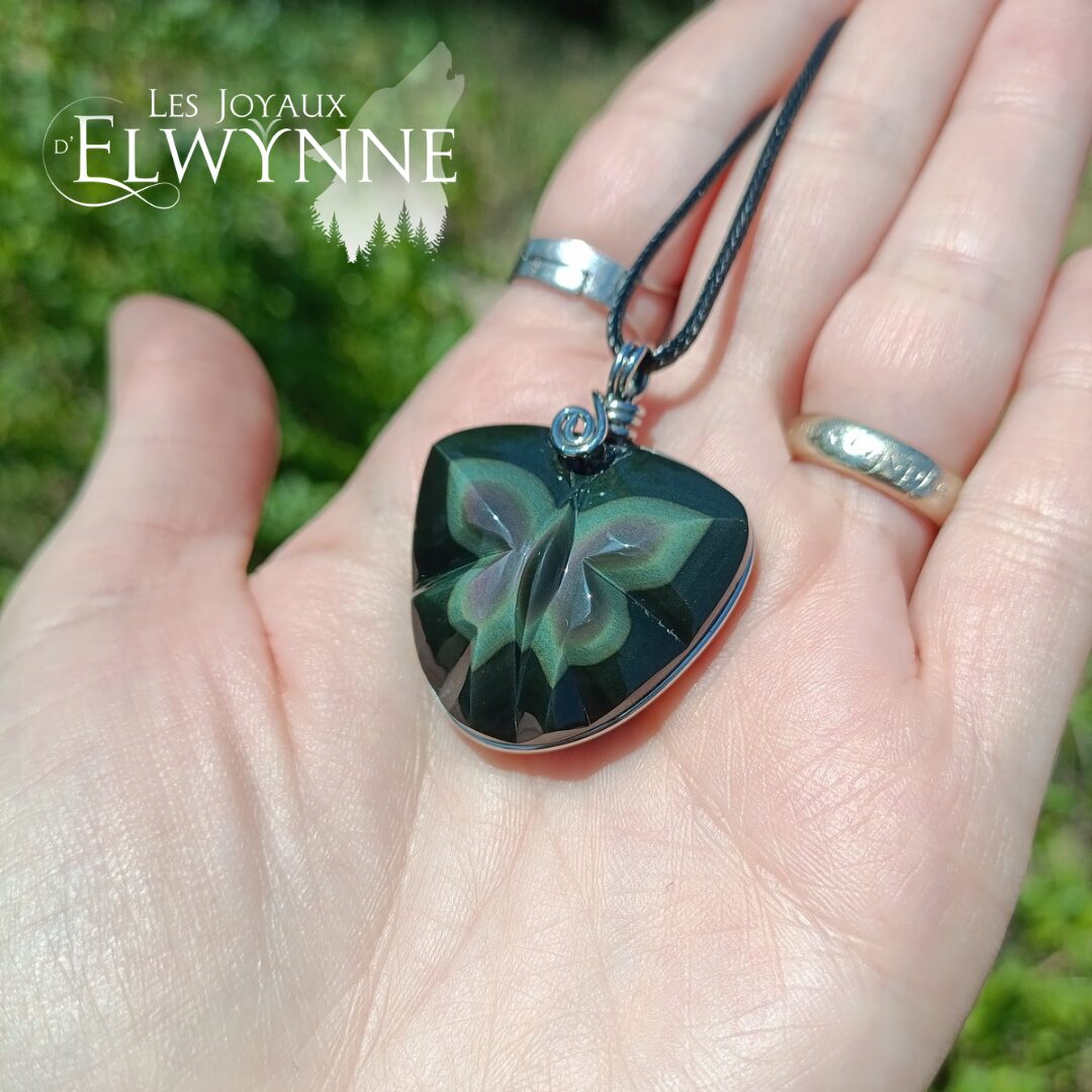 Pendentif papillon en Œil céleste (Obsidienne Arc-en-ciel)