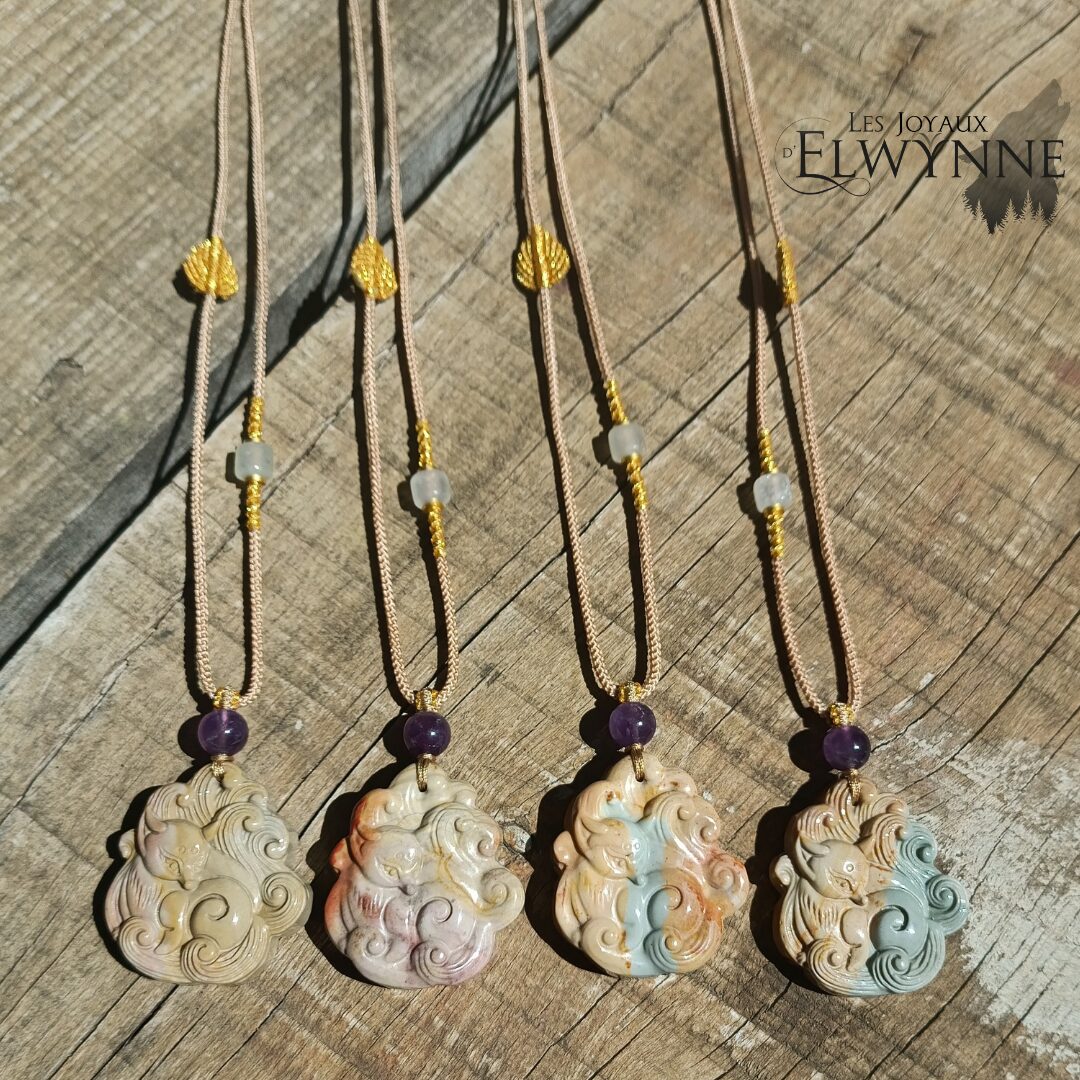 Pendentif Kitsune en Agate Alashan et sa perle en Améthyste – Image 2