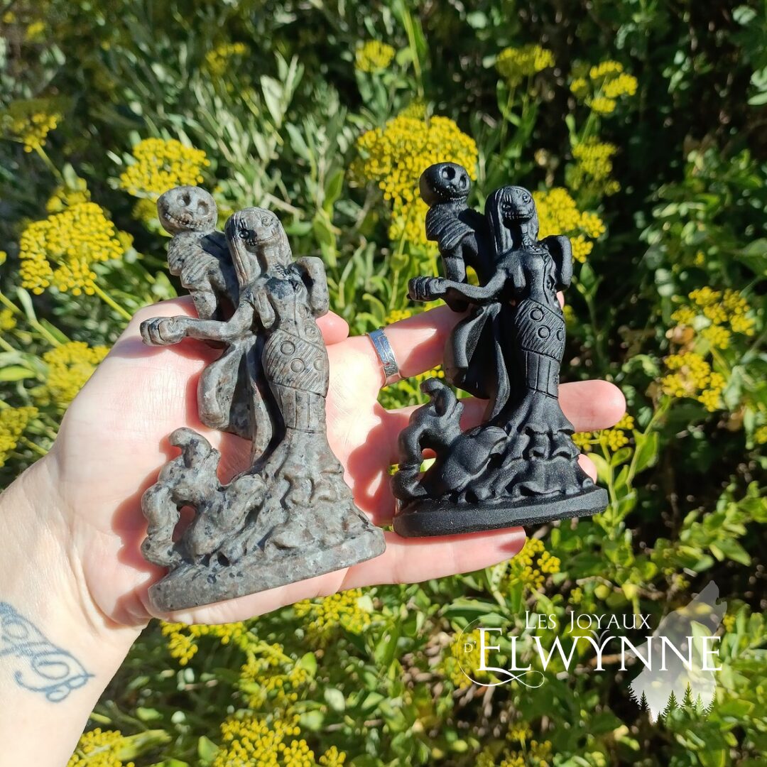 Sculpture Jack & Sally en Obsidienne noire où Yooperlite