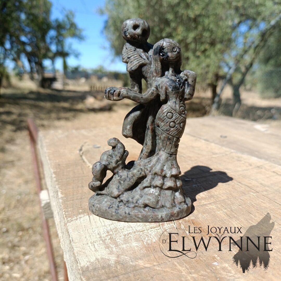 Sculpture Jack & Sally en Obsidienne noire où Yooperlite – Image 4