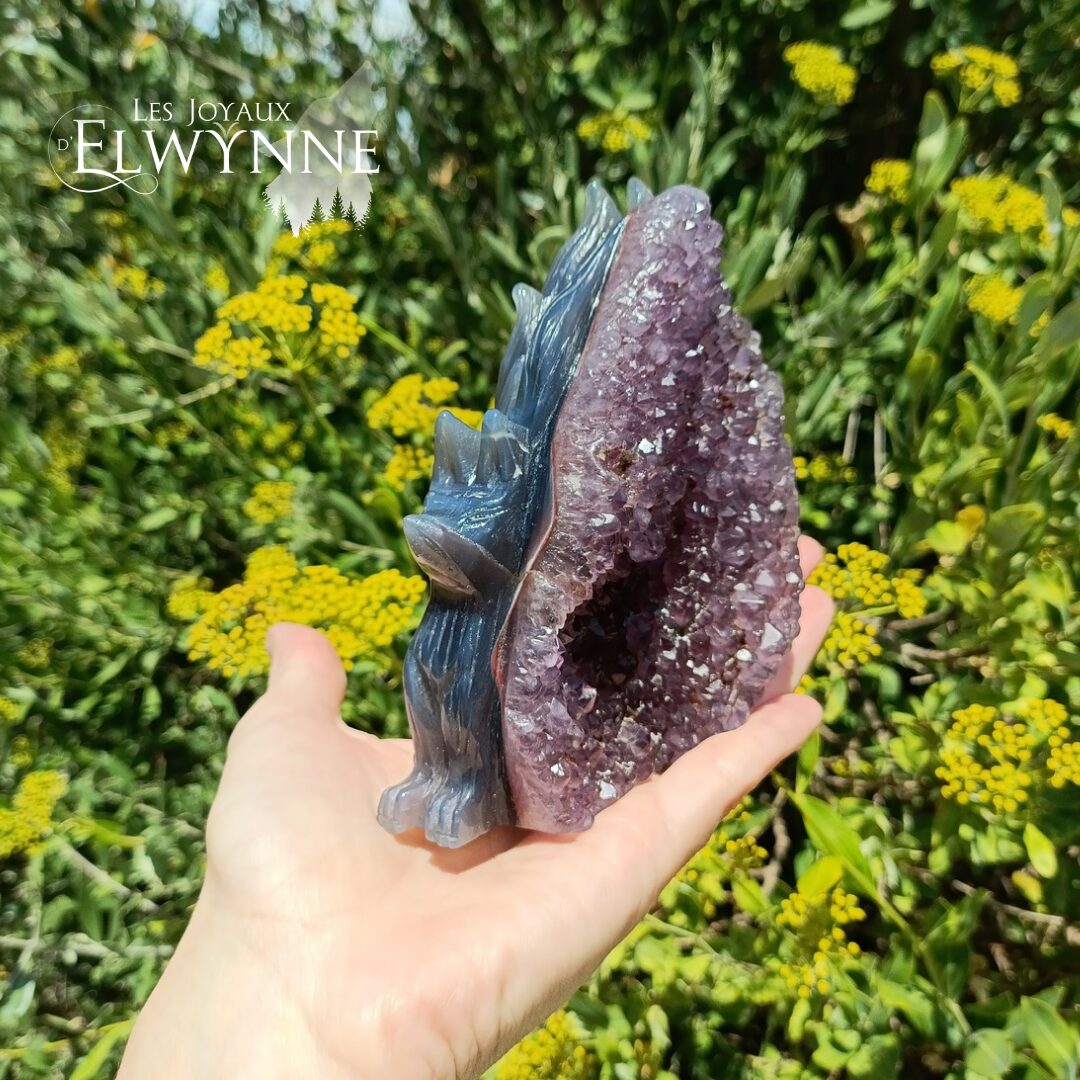 Kitsune en agate améthyste et sa géode naturelle – Image 2