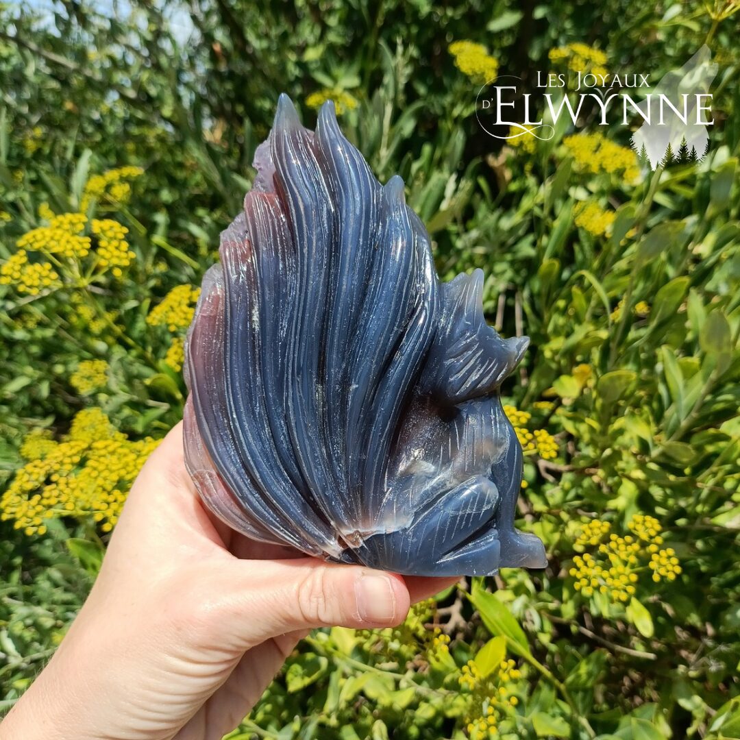 Kitsune en agate améthyste et sa géode naturelle – Image 3