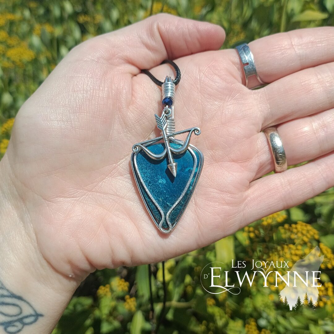 Pendentif L'archère en Shattuckite – Image 3