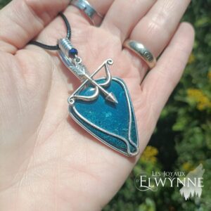 Pendentif L'archère en Shattuckite
