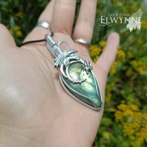 Pendentif Dragon en Labradorite